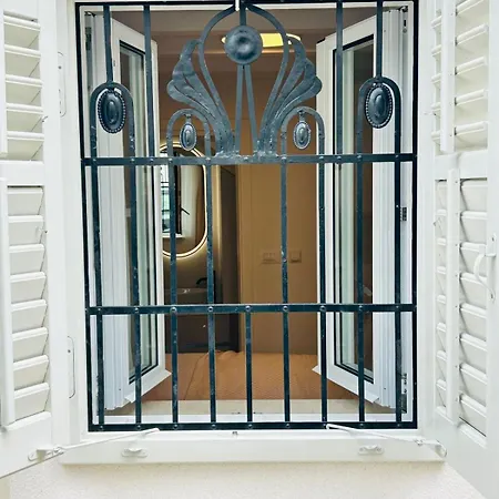 Holiday home S27-heritage House In The Centre Split