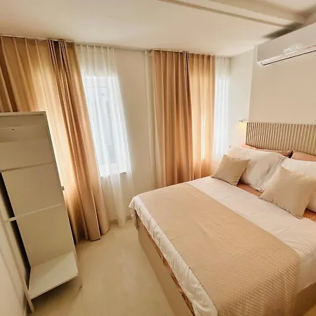 Holiday home S27-heritage House In The Centre *
