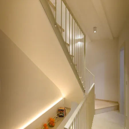 S27-modern House In The Old Centre With Parking Split