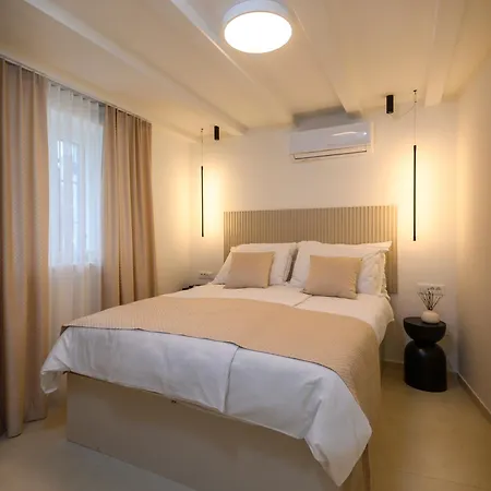 S27-modern House In The Old Centre With Parking Tatil Evi