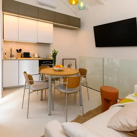S27-modern House In The Old Centre With Parking Tatil Evi Split