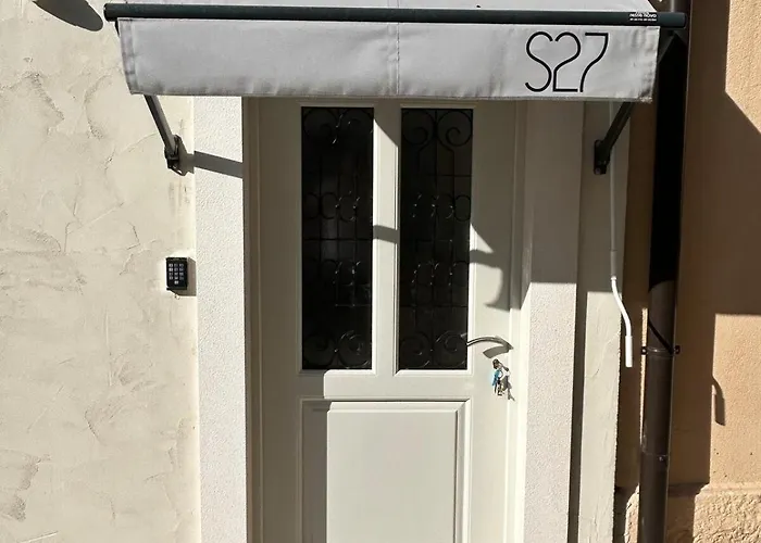 S27-new House In The Centre *