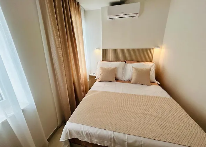 S27-new House In The Centre Ferienhaus Split