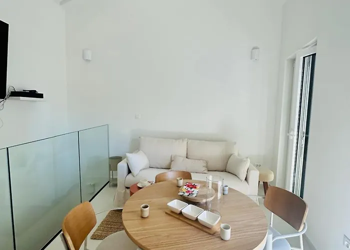 S27-new House In The Centre Split